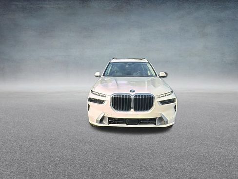 Used 2023 BMW X7 xDrive40i AWD/4WD image 4