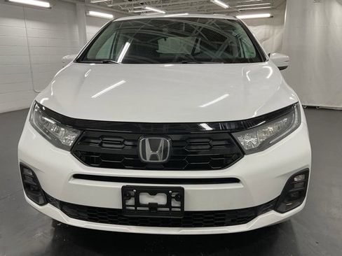 Certified 2025 Honda Odyssey Touring image 3