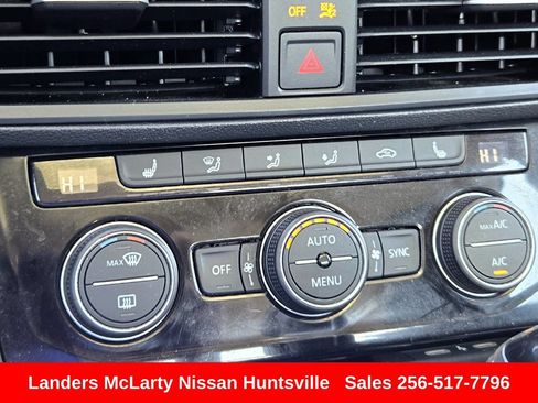 Used 2024 Volkswagen Jetta SE w/ Panoramic Sunroof Package FWD image 17