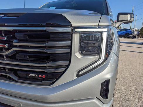Used 2025 GMC Sierra 1500 AT4 image 8