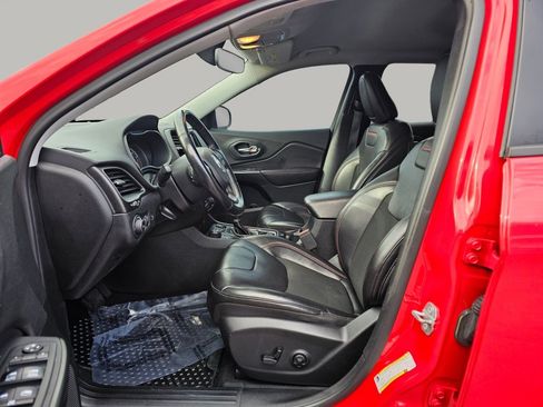 Used 2019 Jeep Cherokee Trailhawk w/ Comfort/Convenience Group image 20