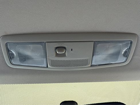 Used 2019 Mitsubishi Outlander SE image 28