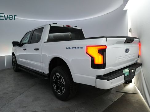 Used 2023 Ford F150 Lightning XLT AWD/4WD image 3