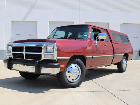 Used 1993 Dodge D/W Truck 250 RWD image 3