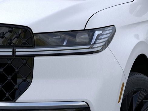 New 2025 Lincoln Navigator L Reserve w/ Jet Appearance Package image 18