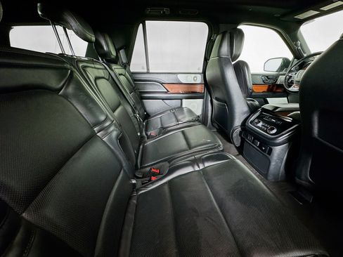 Used 2020 Lincoln Navigator Reserve w/ Luxury Package AWD/4WD image 25