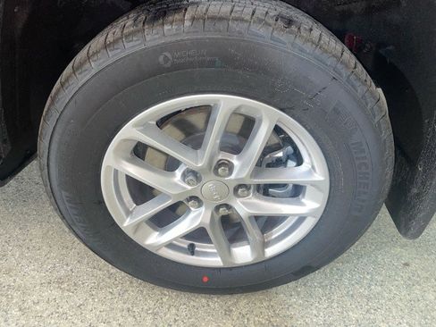 New 2026 Jeep Grand Cherokee L Laredo w/ MOPAR Finishing Package image 33