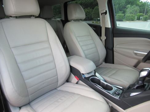 Used 2016 Ford Escape Titanium FWD image 9