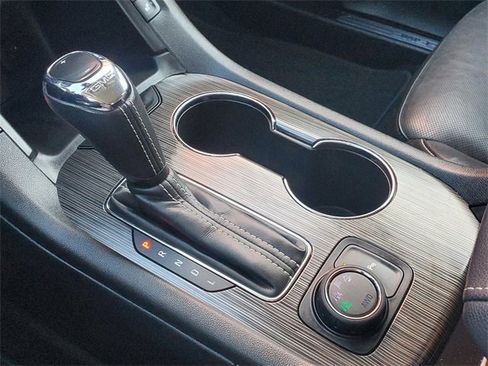 Used 2019 GMC Acadia SLT w/ LPO, Floor Liner Package image 32