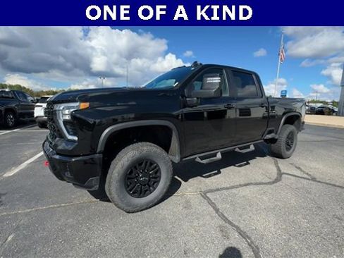 Certified 2024 Chevrolet Silverado 2500 ZR2 w/ LPO, Dark Essentials Package image 5