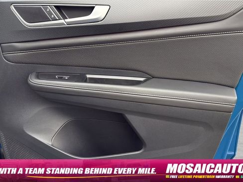 Used 2025 Volkswagen Atlas Cross Sport SEL R-Line AWD/4WD image 9
