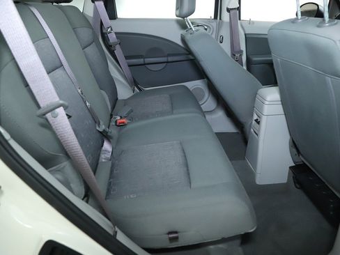 Used 2007 Chrysler PT Cruiser image 28