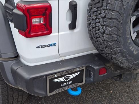 Used 2024 Jeep Wrangler Unlimited Rubicon 4xe AWD/4WD image 15