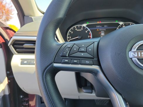 Used 2025 Nissan Altima 2.5 SV image 22