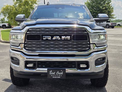 Used 2019 RAM 2500 Limited AWD/4WD image 2