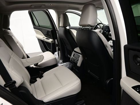 Used 2025 Lincoln Aviator Reserve AWD/4WD image 21