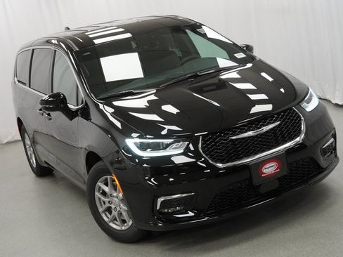 New 2026 Chrysler Pacifica Select image 8
