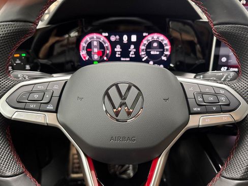 New 2026 Volkswagen Golf SE FWD image 22