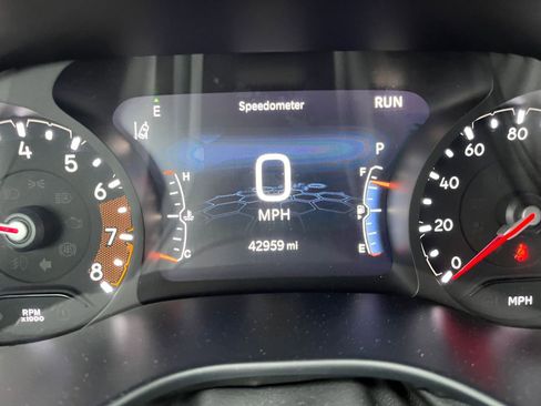 Used 2025 Jeep Compass Trailhawk image 39