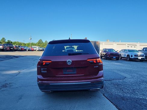 Used 2021 Volkswagen Tiguan SE w/ Panoramic Sunroof Package AWD/4WD image 4