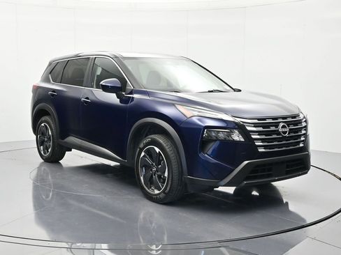 Certified 2024 Nissan Rogue SV FWD image 3