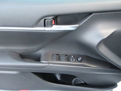 Used 2024 Toyota Camry SE FWD image 21
