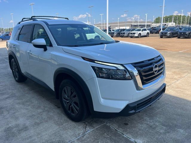 Certified 2025 Nissan Pathfinder SV FWD image 5