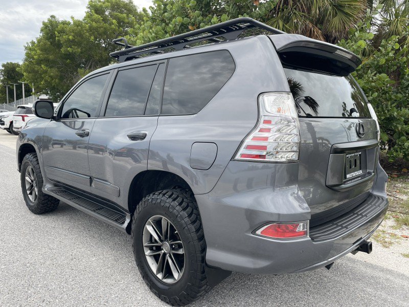Used 2017 Lexus GX 460 Premium w/ Premium Package AWD/4WD image 5