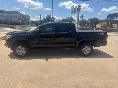 Used 2020 Toyota Tacoma SR w/ SR Convenience Package RWD image 10