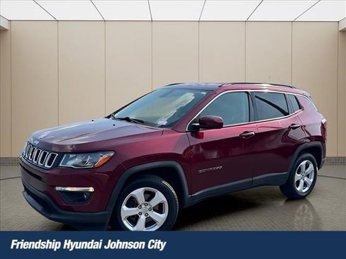 Used 2021 Jeep Compass Latitude w/ Convenience Group FWD image 1