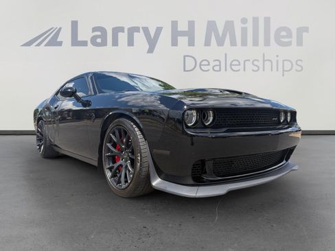 Used 2016 Dodge Challenger SRT Hellcat RWD image 7