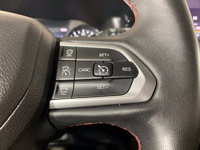 Used 2023 Jeep Compass Trailhawk w/ Trailhawk Convenience Group AWD/4WD image 29