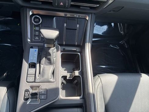 Used 2025 Lexus GX 550 AWD/4WD image 27