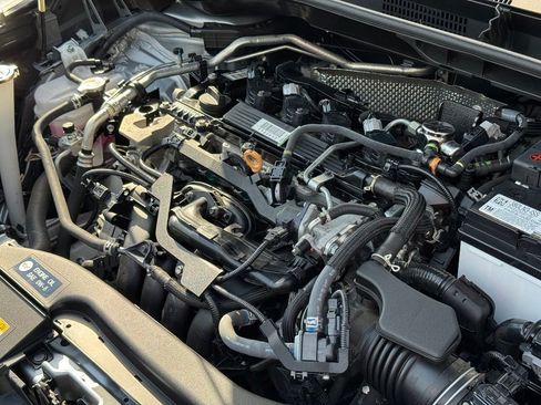 Used 2025 Toyota Corolla Cross XLE FWD image 18