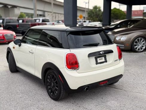 Used 2017 MINI Cooper 2-Door Hardtop image 3