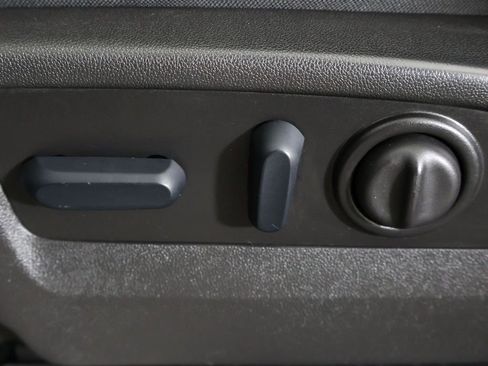 Used 2022 Chevrolet Silverado 1500 LT image 31