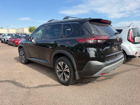 Used 2022 Nissan Rogue SV w/ SV Premium Package FWD image 3