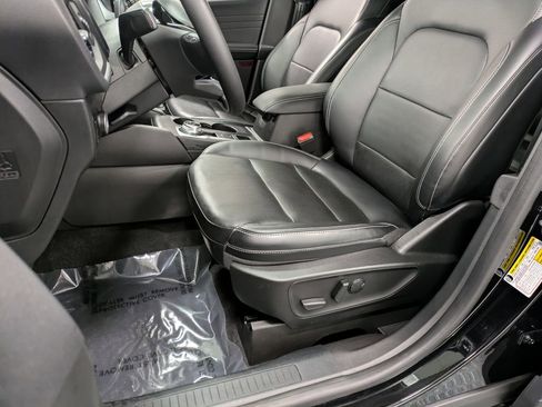 Used 2023 Ford Escape Platinum image 9