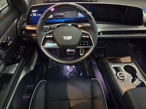 New 2026 Cadillac Vistiq Platinum image 11