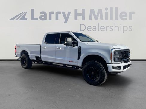 Used 2023 Ford F350 XLT w/ XLT Premium Package image 7