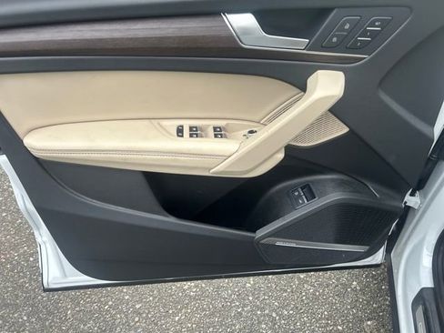 Used 2024 Audi Q5 e Premium Plus image 17