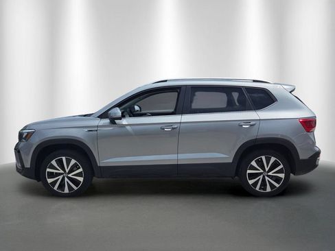 Used 2023 Volkswagen Taos SE FWD image 6