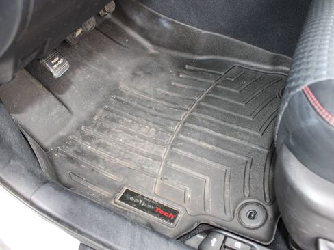 Used 2015 Toyota Camry SE FWD image 23