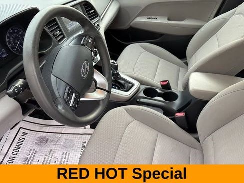 Used 2019 Hyundai Elantra SE image 11