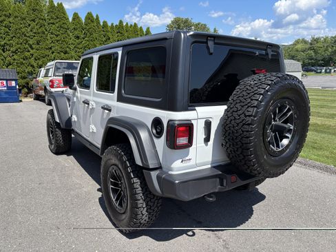 Used 2025 Jeep Wrangler Unlimited Sport AWD/4WD image 6