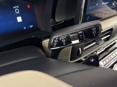 New 2026 Lincoln Corsair Premiere image 17