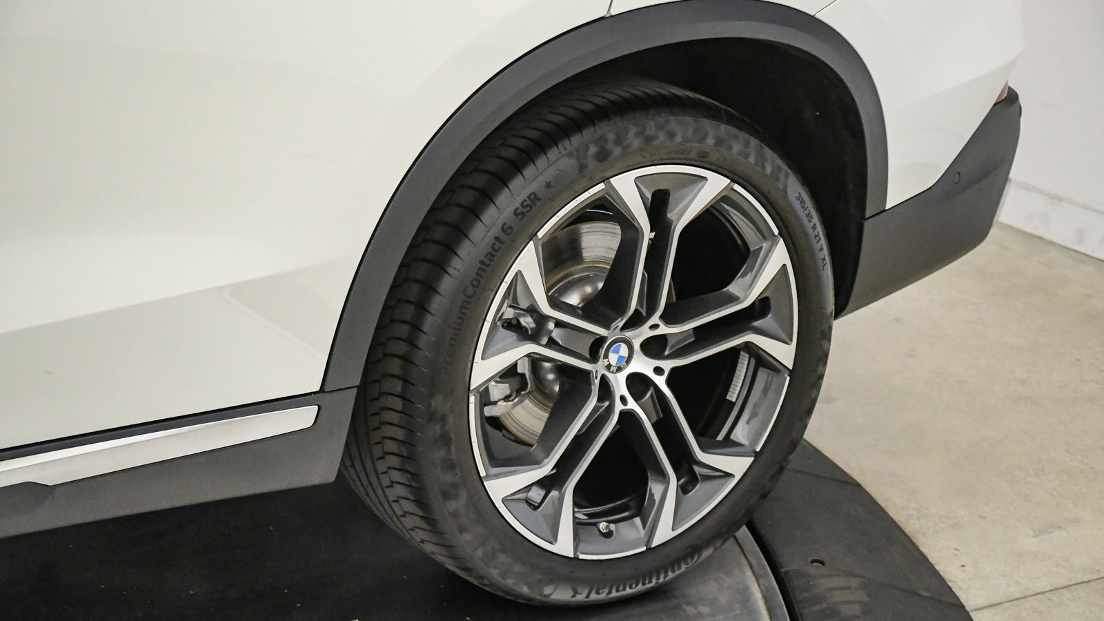 Used 2026 BMW X5 sDrive40i w/ Premium Package RWD image 10