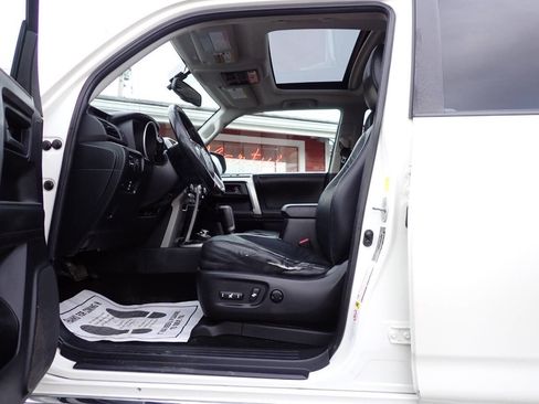 Used 2011 Toyota 4Runner Limited image 7