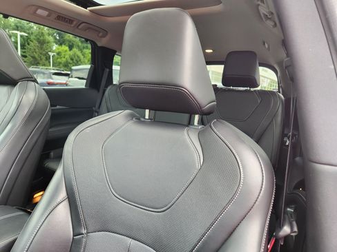 Used 2025 INFINITI QX60 Sensory w/ Cargo Package AWD/4WD image 11