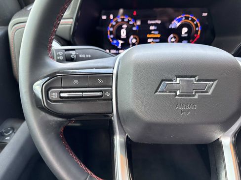 Used 2025 Chevrolet Colorado Z71 w/ Technology Package image 15